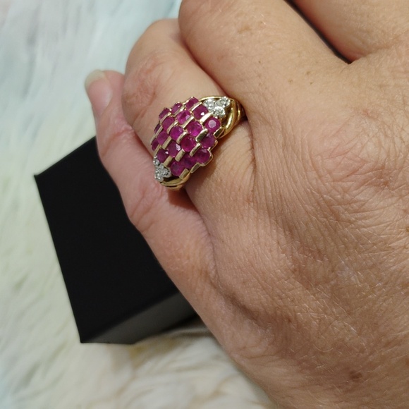 Auth 10k Solid Gold 19 Genuine Ruby Cluster & 6 Genuine Diamonds Ring Sz.7 - Picture 3 of 16